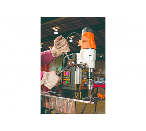 Сверлильный станок DEWALT DWE 1622 K