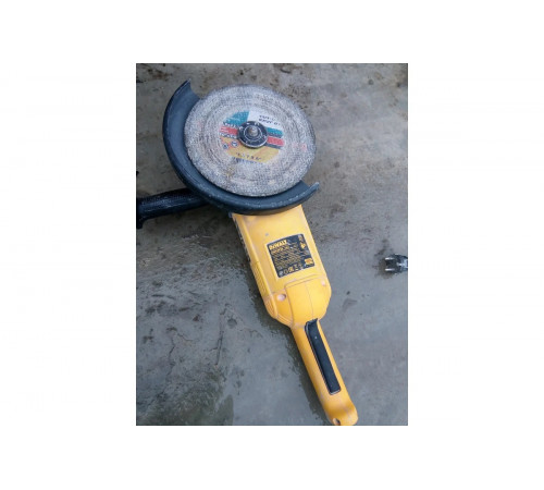Угловая шлифмашина DEWALT DWE 492 S