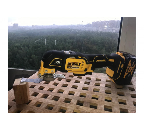 Бесщеточный многофункциональный инструмент DEWALT DCS355N