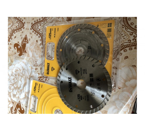 Диск алмазный отрезной Turbo (125х22.2 мм) для УШМ DEWALT DT 3712