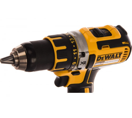Аккумуляторная дрель-шуруповерт DEWALT DCD 790 M2