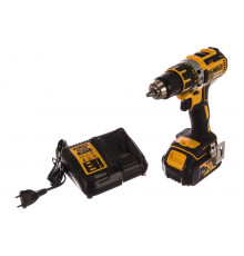 Аккумуляторная дрель-шуруповерт DEWALT DCD 790 M2