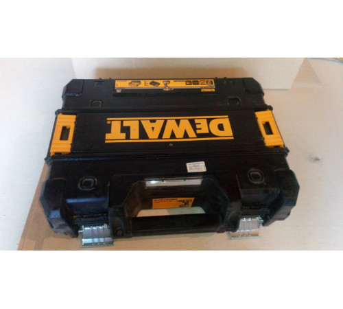 Аккумуляторная дрель-шуруповерт DEWALT DCD 790 M2