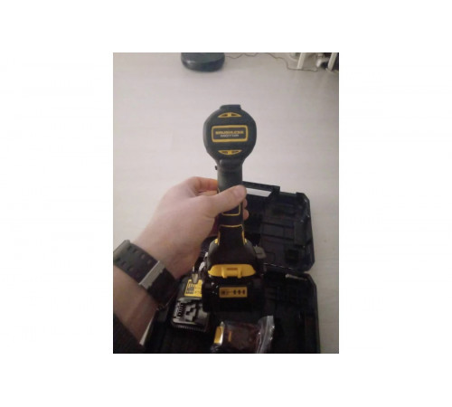 Аккумуляторная дрель-шуруповерт DEWALT DCD 790 M2