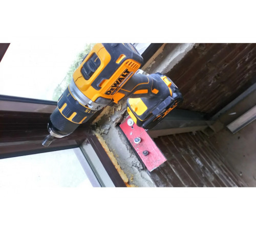 Аккумуляторная дрель-шуруповерт DEWALT DCD 790 M2