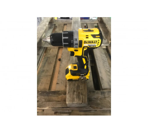 Аккумуляторная дрель-шуруповерт DEWALT DCD 790 M2