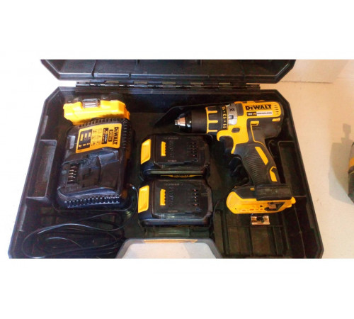 Аккумуляторная дрель-шуруповерт DEWALT DCD 790 M2