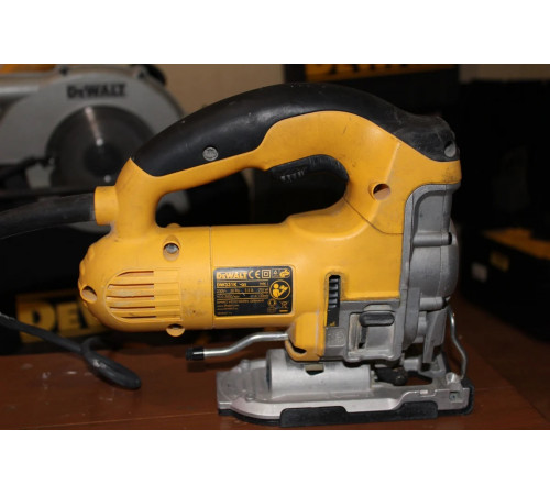 Лобзик DEWALT DW 331 K