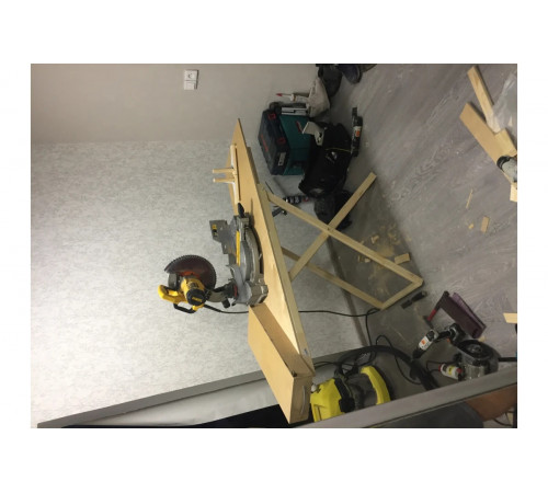 Торцовочная пила DEWALT 1600 Вт DWS713