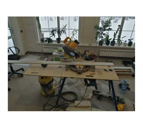 Торцовочная пила DEWALT 1600 Вт DWS713