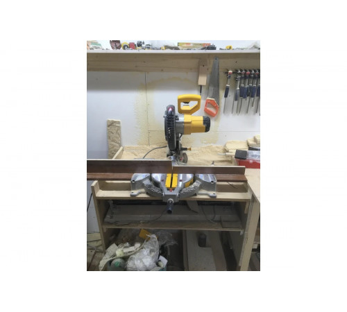 Торцовочная пила DEWALT 1600 Вт DWS713