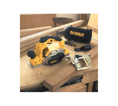 Рубанок DEWALT D 26500 K