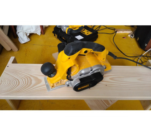 Рубанок DEWALT D 26500 K