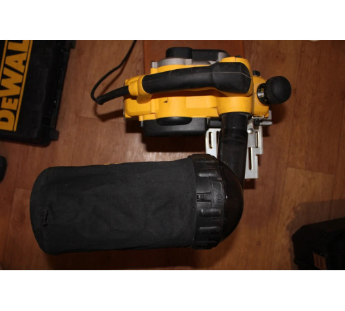 Рубанок DEWALT D 26500 K