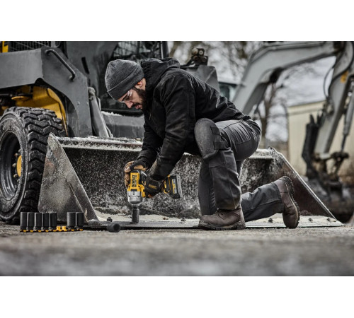 Аккумуляторный гайковерт DEWALT DCF961NT, 18 В, 2372 Нм, 1890 уд/мин, без АКБ и ЗУ, в кейсе TSTAK DCF961NT-XJ