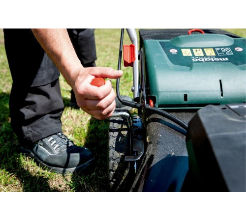 Аккумуляторная газонокосилка Metabo RM 36-18 LTX BL 46 2x 5.2 Ач ASC 55 T0524 Аккумуляторная газонокосилка Metabo RM 36-18 LTX BL 46 2x 5.2 Ач ASC 55 T0524