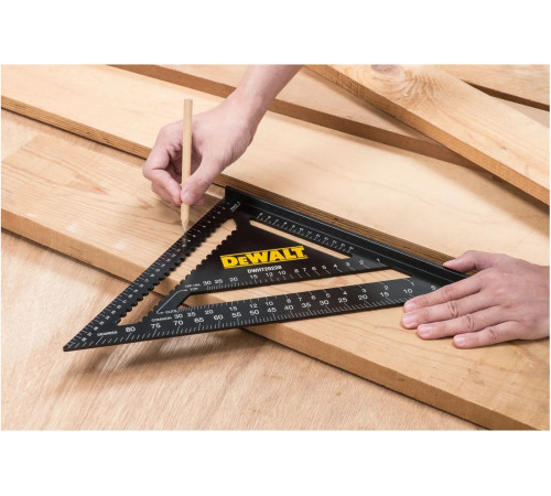Кровельный угольник DEWALT 30 см DWHT25228-0