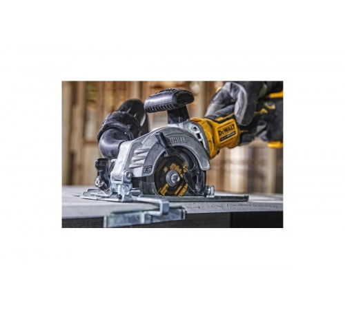 Аккумуляторная дисковая пила Dewalt DCS571NT, 18 В, 115 мм, 4500 об/мин, без АКБ и ЗУ, в кейсе TSTAK DCS571NT-XJ