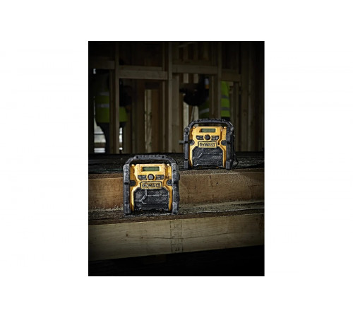 Компактное радио DEWALT XR Digital DCR020