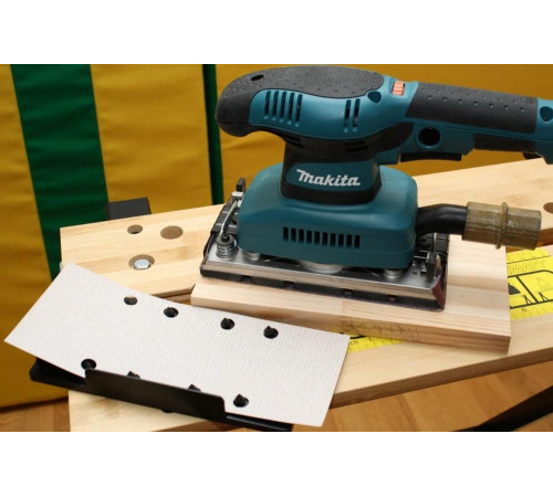 Вибрационная шлифмашина Makita BO3711