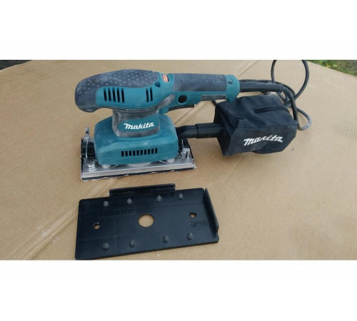 Вибрационная шлифмашина Makita BO3711