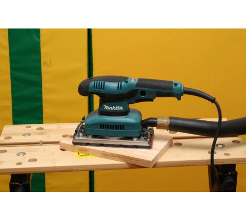 Вибрационная шлифмашина Makita BO3711