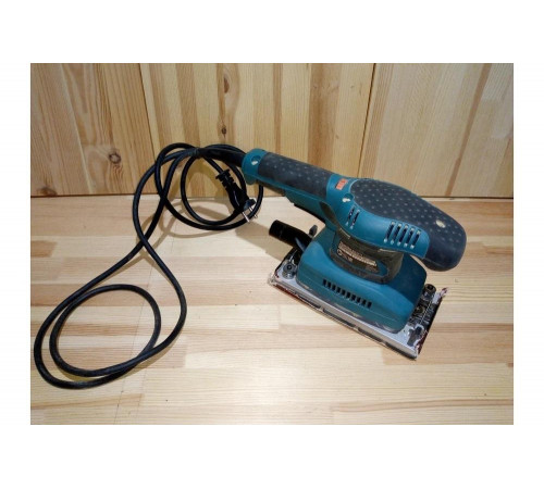 Вибрационная шлифмашина Makita BO3711