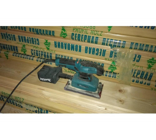 Вибрационная шлифмашина Makita BO3711