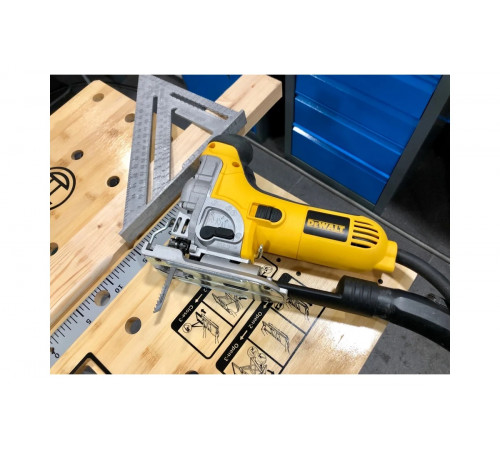 Лобзик DEWALT DW 333 K