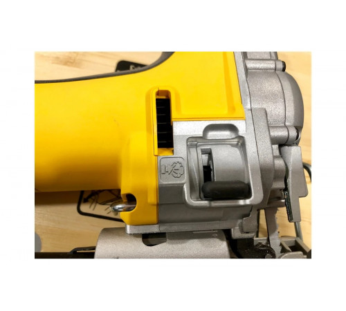 Лобзик DEWALT DW 333 K