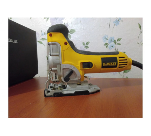 Лобзик DEWALT DW 333 K