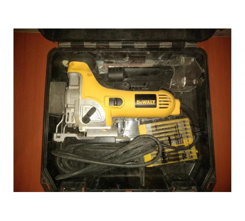 Лобзик DEWALT DW 333 K