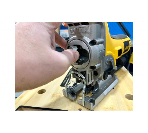 Лобзик DEWALT DW 333 K