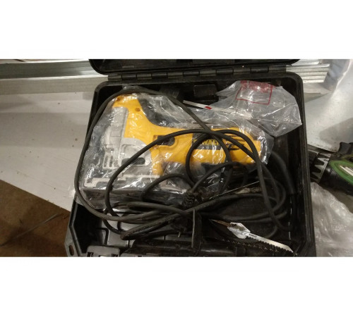 Лобзик DEWALT DW 333 K