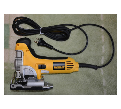 Лобзик DEWALT DW 333 K