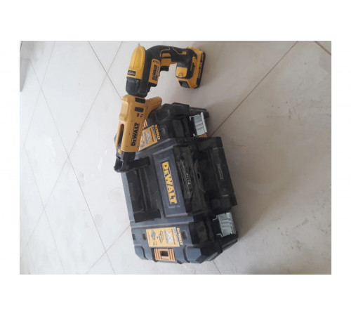 Аккумуляторная дрель-шуруповерт DEWALT DCD 791 D2