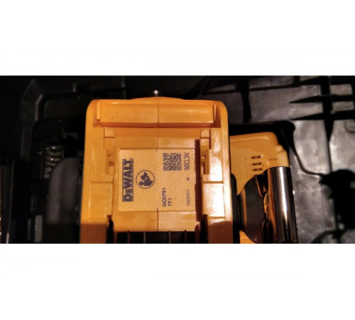Аккумуляторная дрель-шуруповерт DEWALT DCD 791 D2