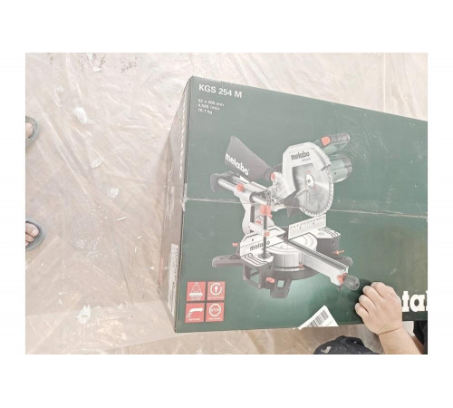 Торцовочная пила Metabo KGS 254 M 1800 Вт + пильный диск 613254000 Торцовочная пила Metabo KGS 254 M 1800 Вт + пильный диск 613254000