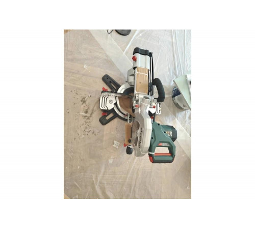 Торцовочная пила Metabo KGS 254 M 1800 Вт + пильный диск 613254000 Торцовочная пила Metabo KGS 254 M 1800 Вт + пильный диск 613254000