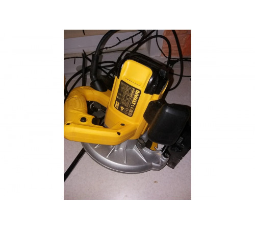 Дисковая пила DEWALT DWE 560 B