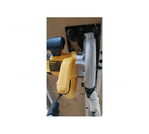 Дисковая пила DEWALT DWE 560 B
