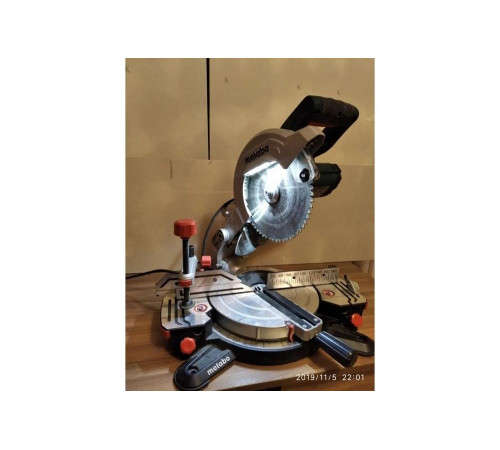 Пила торцовочная METABO KS 216 M (619216000)