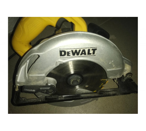 Дисковая пила DEWALT DWE 550