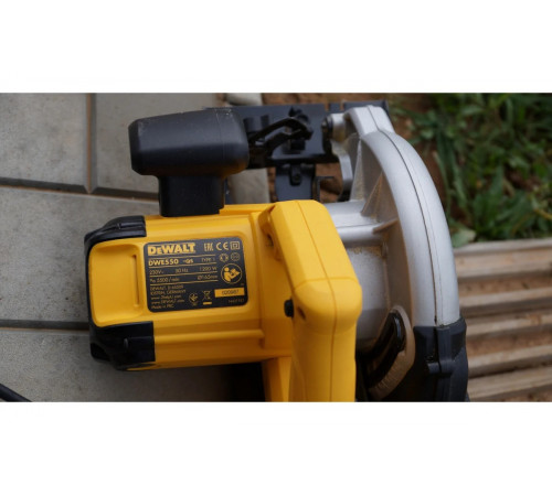 Дисковая пила DEWALT DWE 550