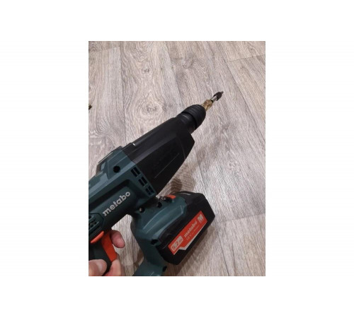 Аккумуляторный перфоратор Metabo KHA 18 LTX + 3.5 Ач LiHD + ЗУ ASC 55 T0332 Аккумуляторный перфоратор Metabo KHA 18 LTX + 3.5 Ач LiHD + ЗУ ASC 55 T0332