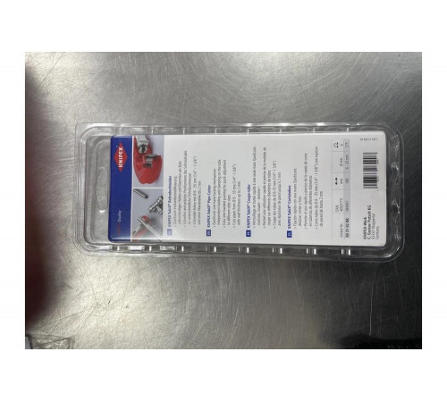Труборез KNIPEX TubiX d= 6 - 35 мм, L-260 мм KN-903102BK Труборез KNIPEX TubiX d= 6 - 35 мм, L-260 мм KN-903102BK