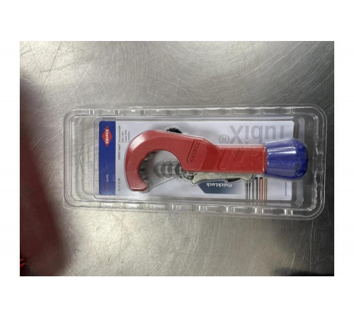 Труборез KNIPEX TubiX d= 6 - 35 мм, L-260 мм KN-903102BK Труборез KNIPEX TubiX d= 6 - 35 мм, L-260 мм KN-903102BK