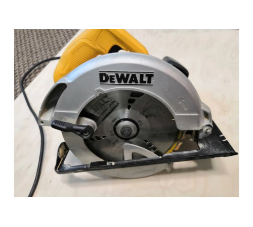 Дисковая пила DeWALT DWE 560