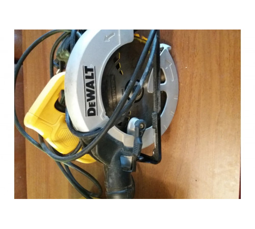 Дисковая пила DeWALT DWE 560