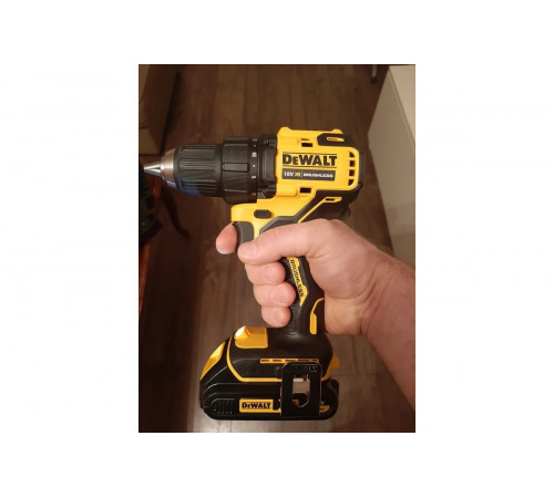 Компактная дрель-шуруповерт DEWALT 18В DCD708S2T